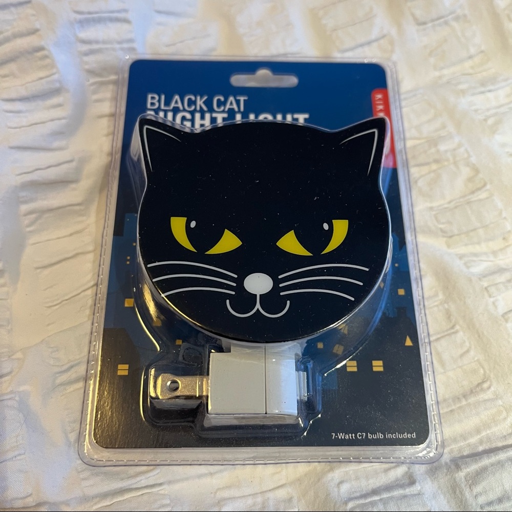 Kikkerland Black Cat Night Light
